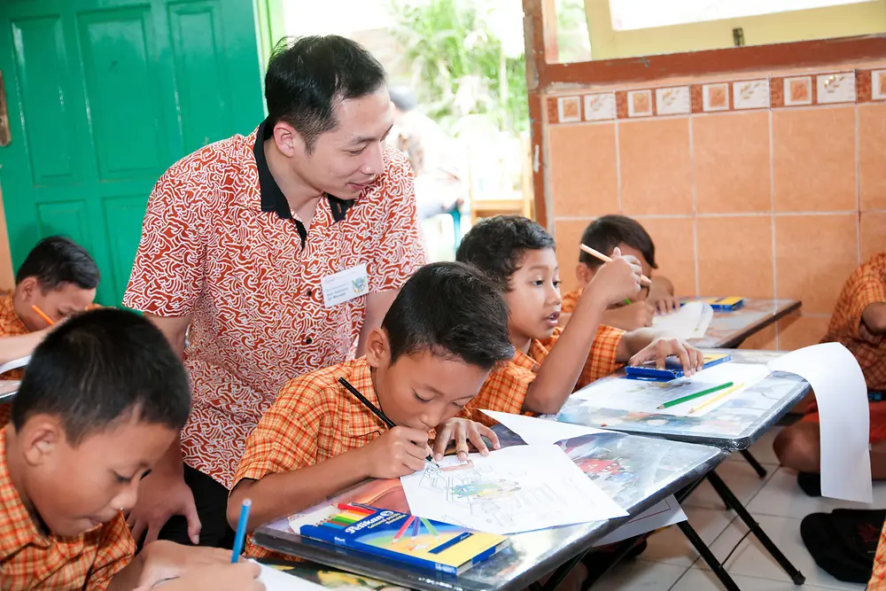 
Henkel’s ‘Sustainability Ambassadors’ educate young pupils on how they can contribute to environmental protection and sustainability through simple actions in their daily lives