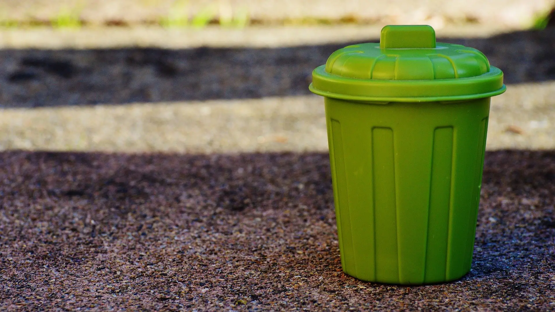 garbage-can